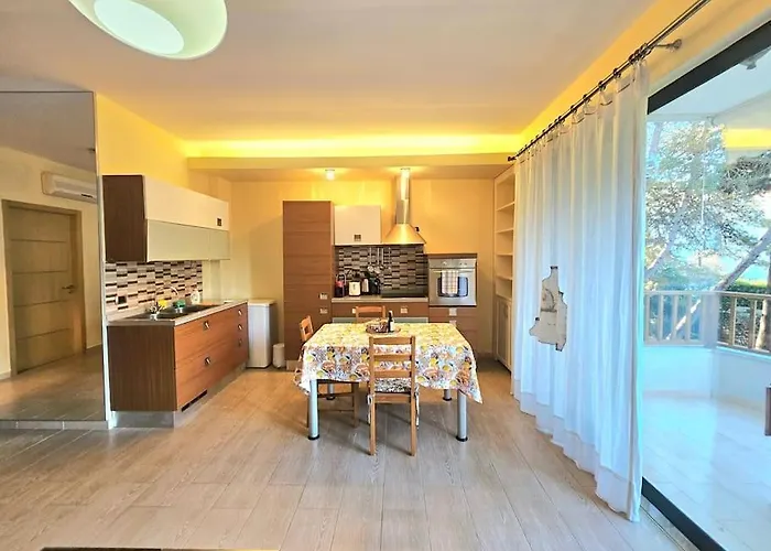 Beautiful In Laguna Apartment